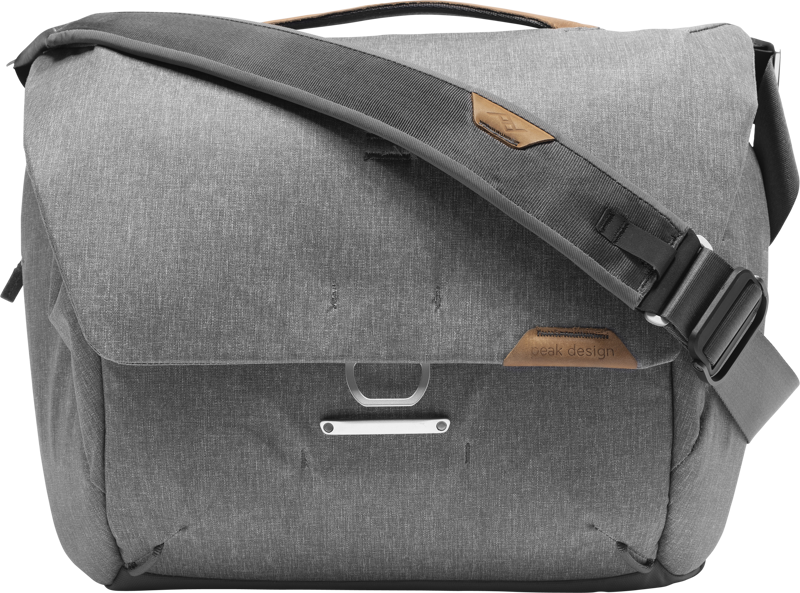 800q-02_123321 Peak Design Everyday Messenger 13L v2 // Ash