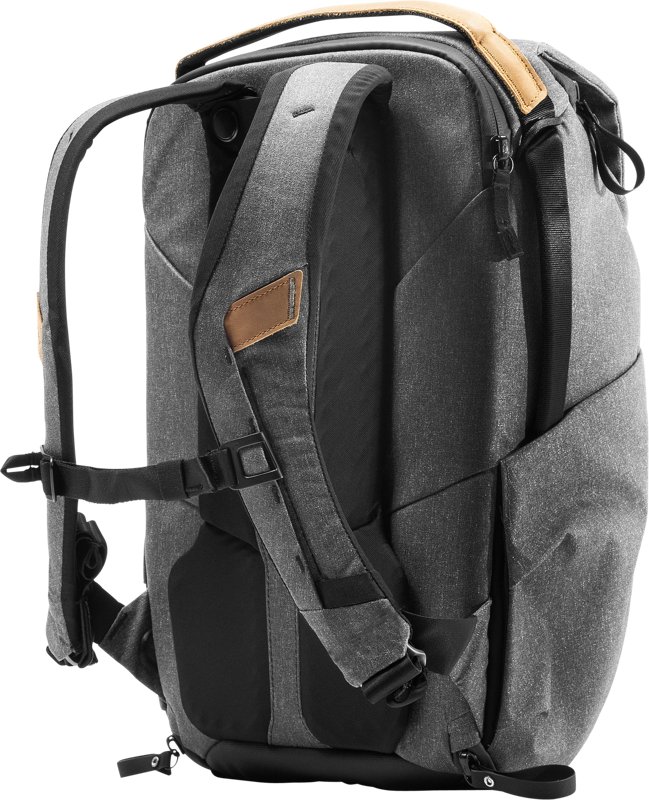 800q-03_123300 Peak Design Everyday Backpack 20L v2 // Charcoal