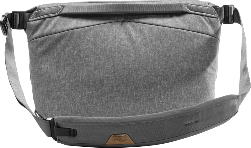800q-03_123319 Peak Design Everyday Sling 10L v2 // Ash