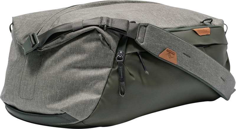 800q-03_123347 Peak Design Travel Duffel 35L // Sage