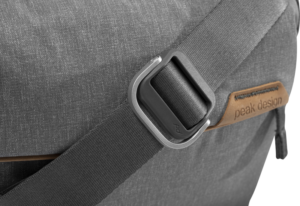 800q-04_123314 Peak Design Everyday Sling 3L v2 // Ash