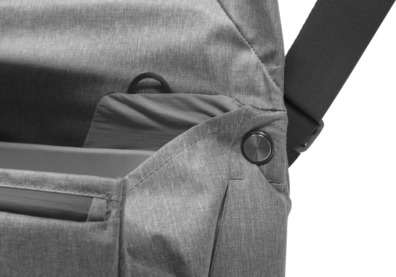 800q-04_123321 Peak Design Everyday Messenger 13L v2 // Ash