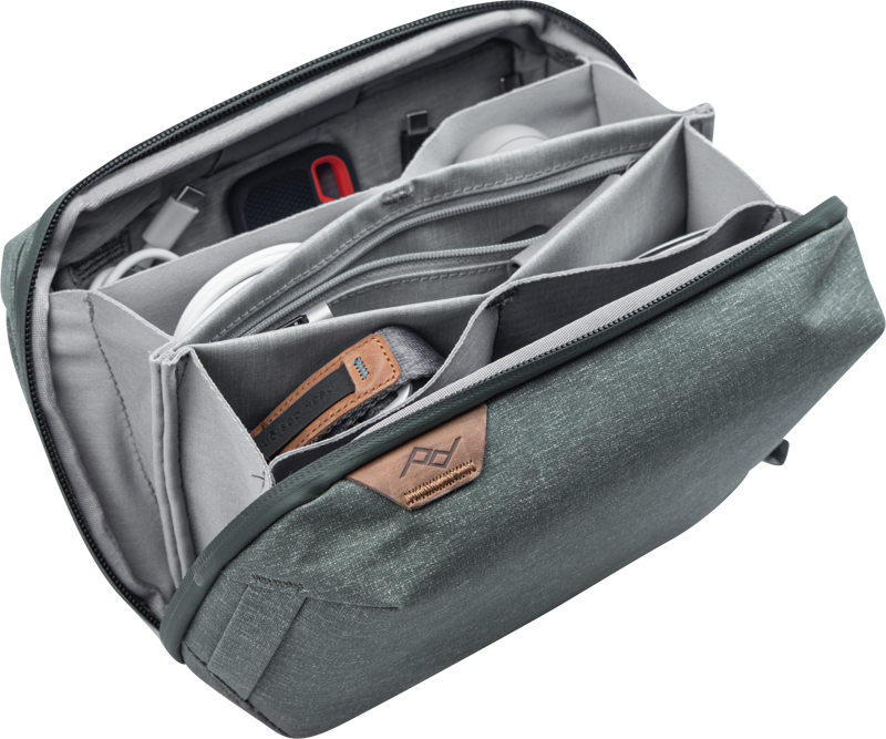 800q-04_123337 Peak Design Tech Pouch // Sage