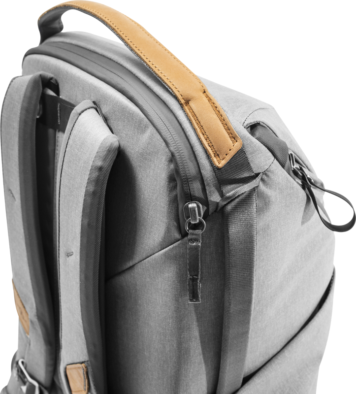 800q-05_123301 Peak Design Everyday Backpack 20L v2 // Ash