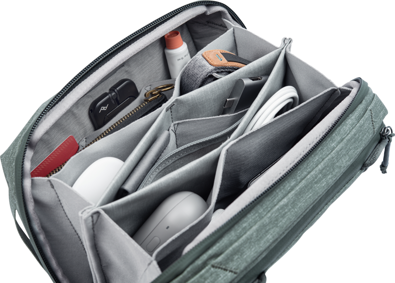 800q-05_123337 Peak Design Tech Pouch // Sage