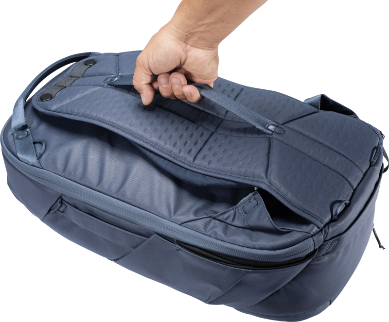 800q-05_123345 Peak Design Travel Backpack 30L // Midnight