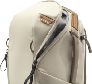 800q-06_123309 Peak Design Everyday Backpack 15L Zip V2 // Bone