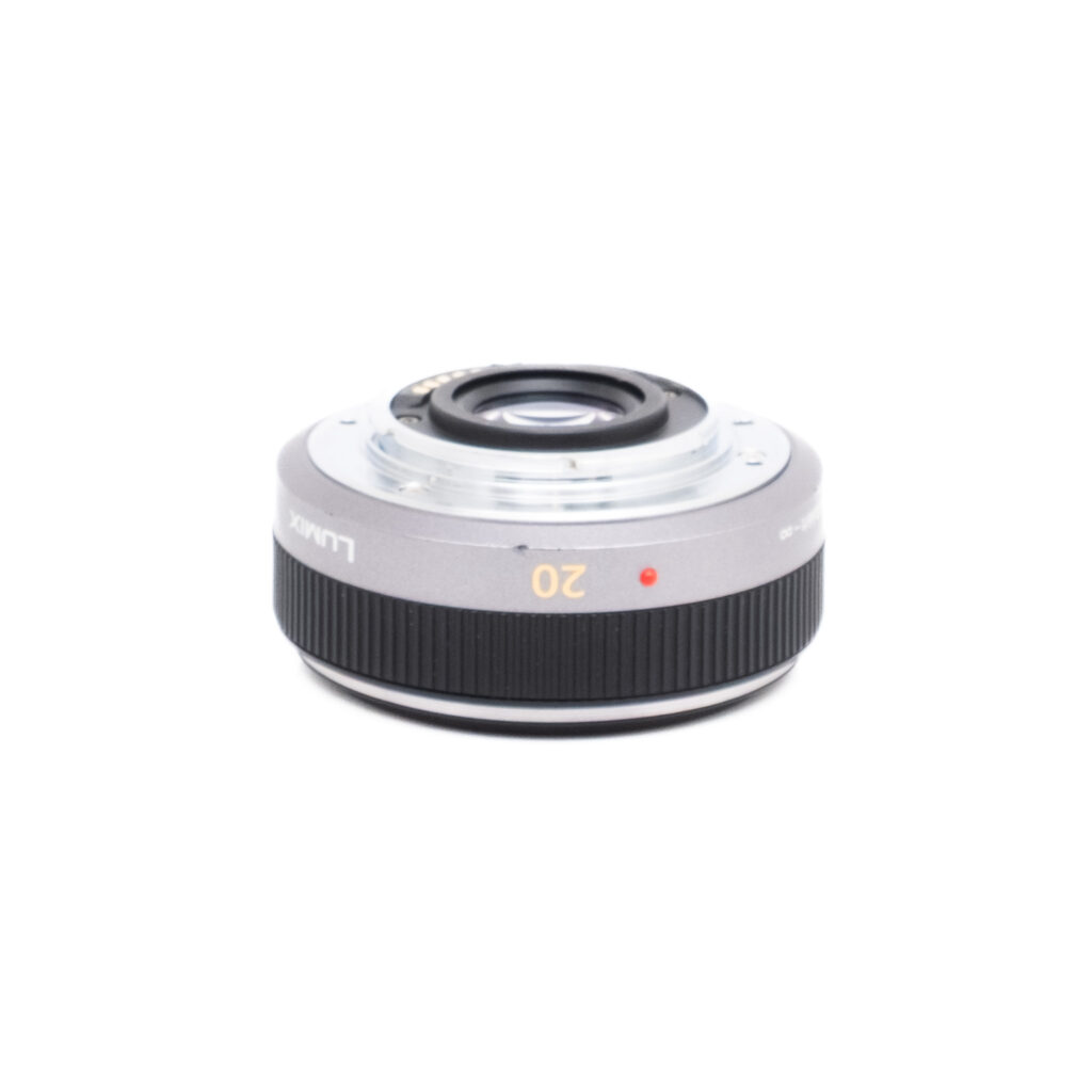 Lumix 20mm f17-1 Panasonic Lumix G 20mm f/1.7 - Käytetty