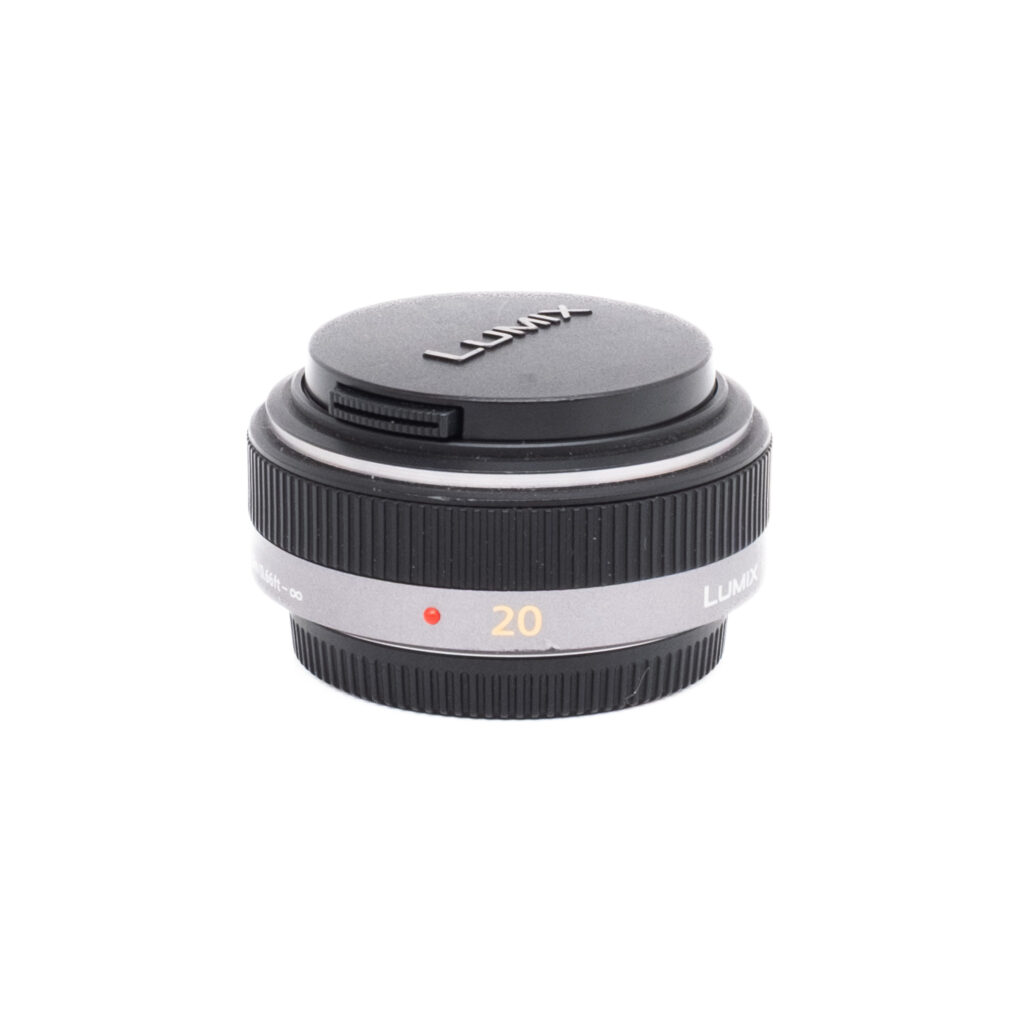 Lumix 20mm f17-3 Panasonic Lumix G 20mm f/1.7 - Käytetty