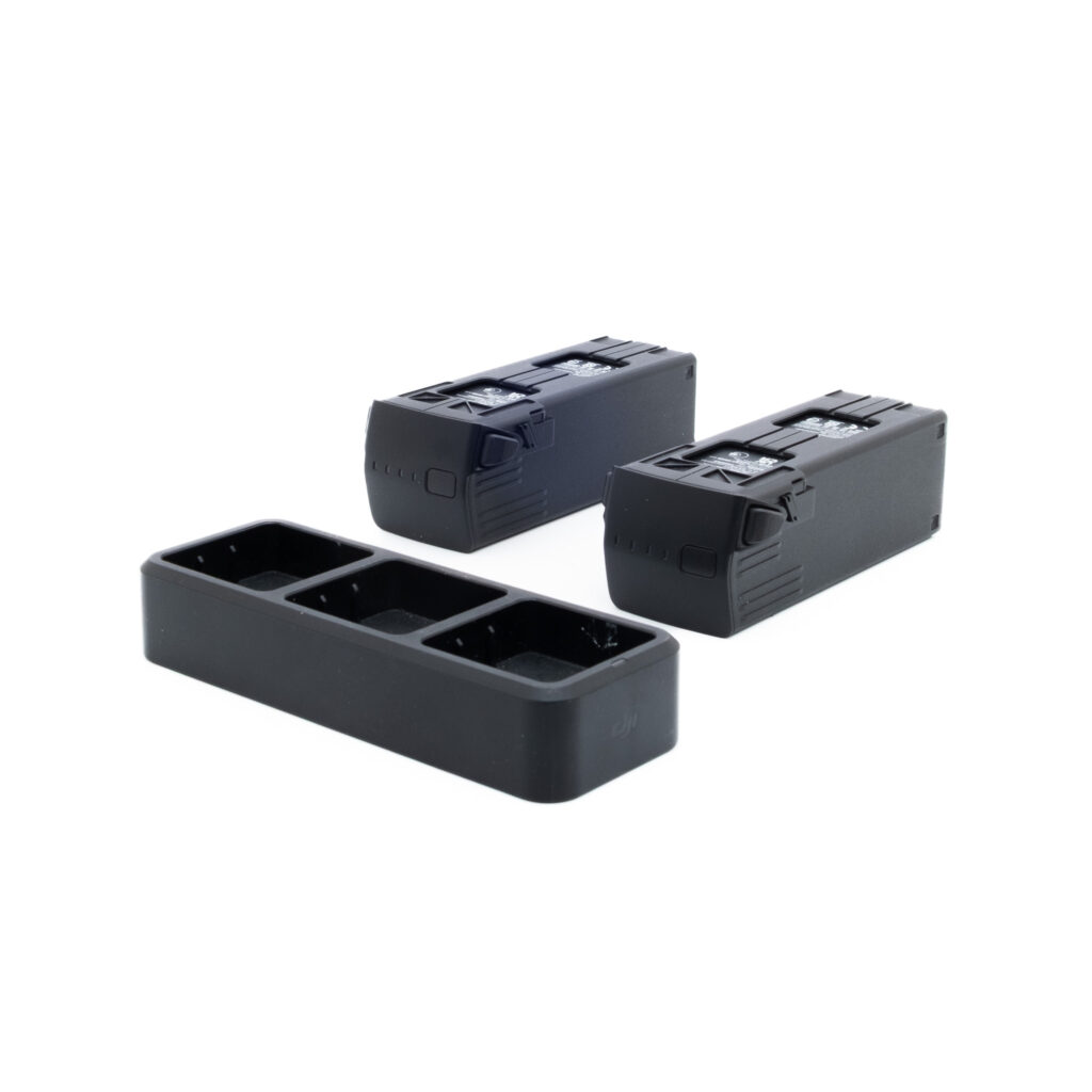 Mavic 3 Pro-2 DJI Mavic 3 Pro Fly More (sis. ALV 25,5%, RC Pro) - Käytetty