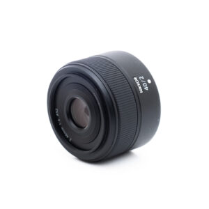 Nikon Z 40mm f2-2 Nikon Nikkor Z 40mm f/2 - Käytetty