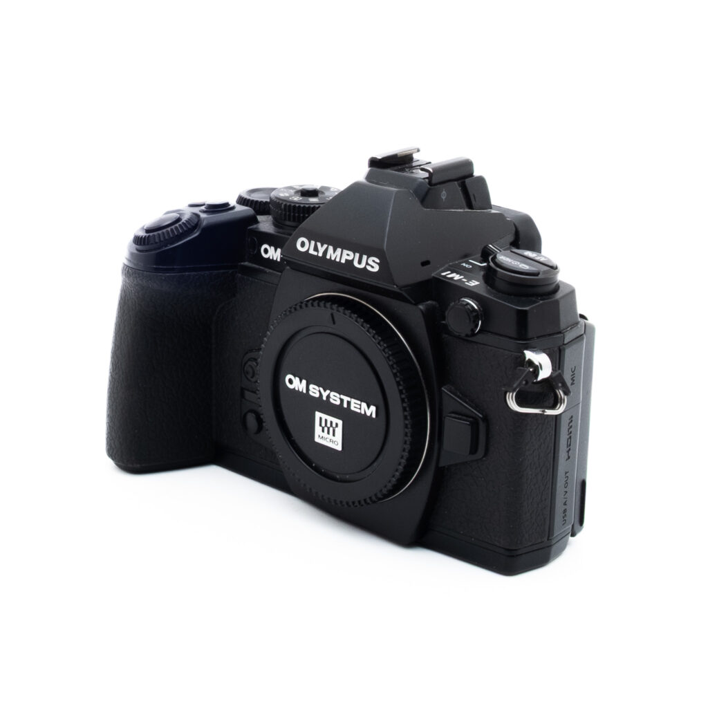 Olympus E-M1-5-2 Olympus OM-D E-M1 + Akkukahva (SC 11000) - Käytetty