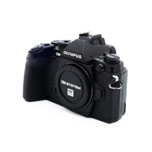 Olympus E-M1-5-2 Olympus OM-D E-M1 + Akkukahva (SC 11000) - Käytetty