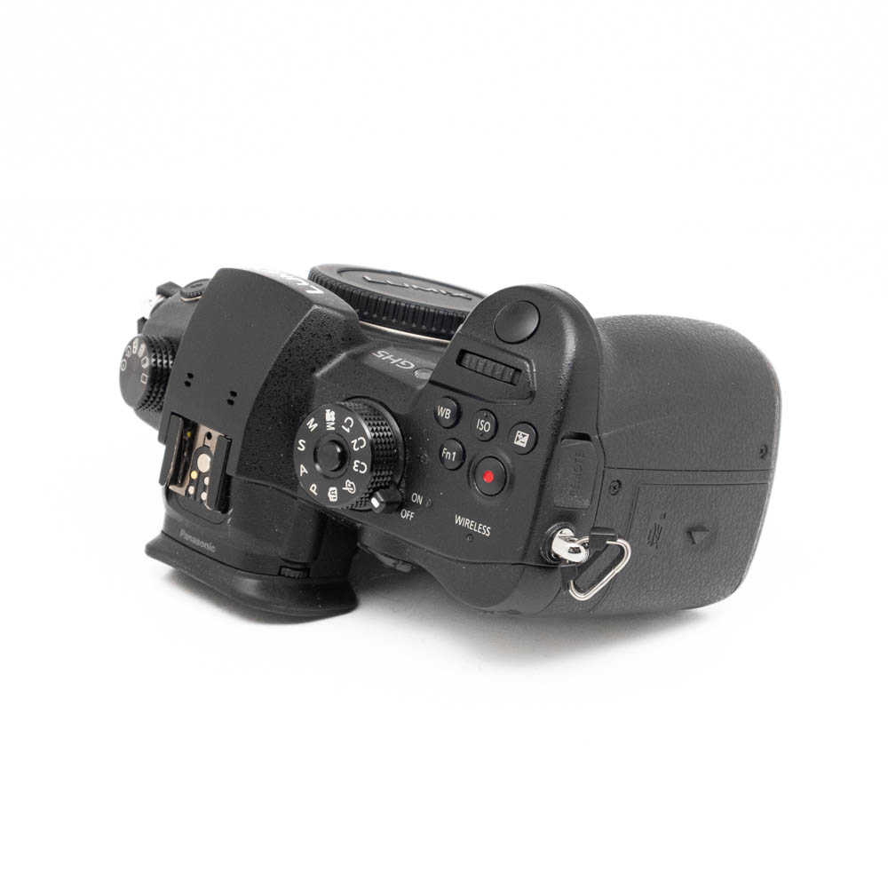 Panasonic Lumix GH5-4 Panasonic Lumix GH5 (SC 750) - Käytetty