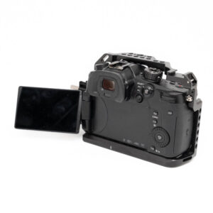 Panasonic Lumix GH5-häkillä-3 Panasonic Lumix GH5 + Smallrig häkki - Käytetty