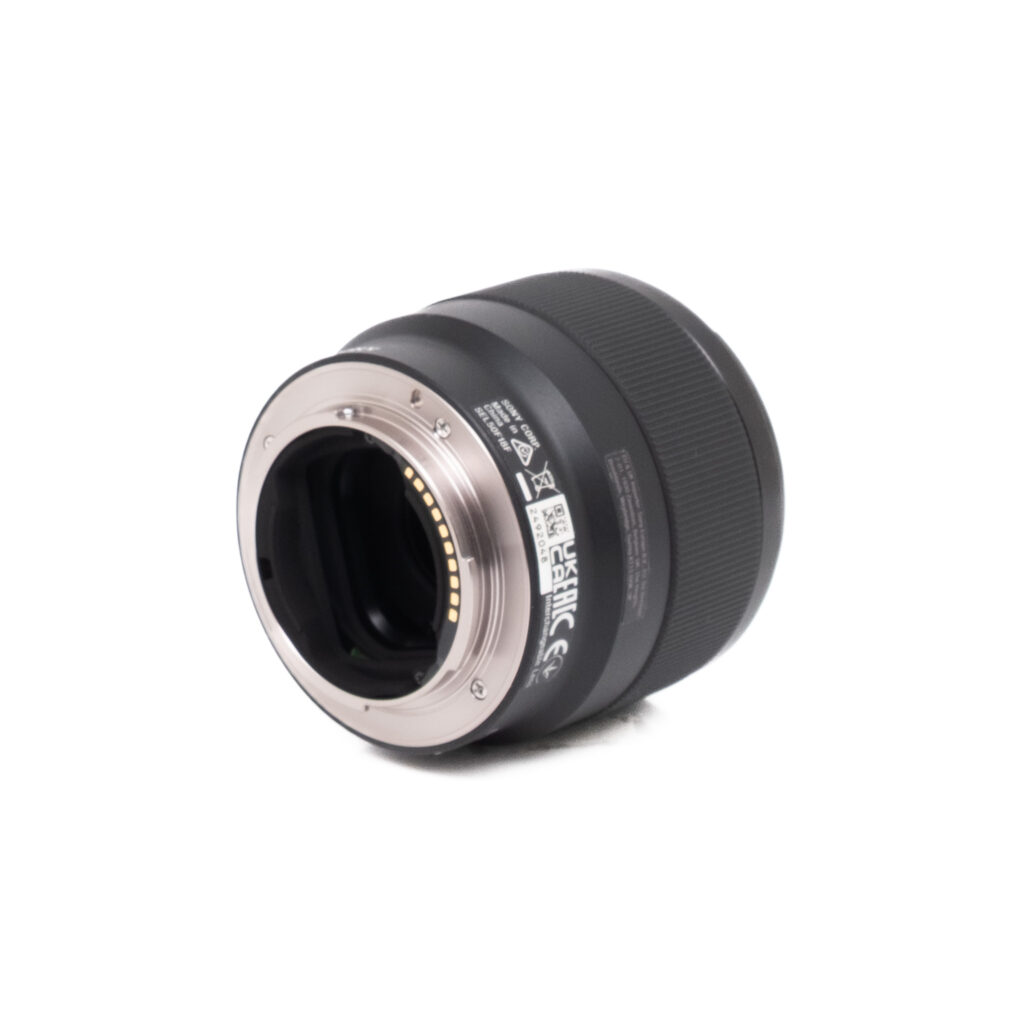 Sony FE 50mm f/1.8 (sis. ALV 25,5%) - Käytetty