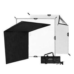 1548418574_500 Westcott Scrim Jim Cine C47 DP Kit sisältää suuren suorakaiteen muotoisen diffuusiopaneelin, hopeanvärisen heijastinpaneelin, mustan lipun ja tarvikelaukun, kaikki siististi järjestettynä valkoisella pohjalla.