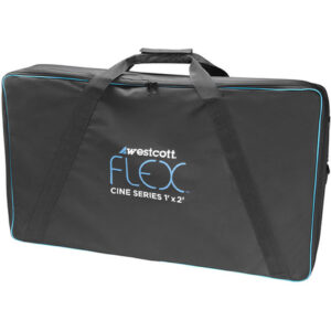1592222917_787 Musta suorakaiteen muotoinen Westcott Flex Cine Gear Bag (30 x 61 cm, 1' x 2'), jossa on sininen reunus, kaksi kahvaa ja etupuolella valkoinen ja sininen painatus "Westcott FLEX Cine Series 1 x 2".
