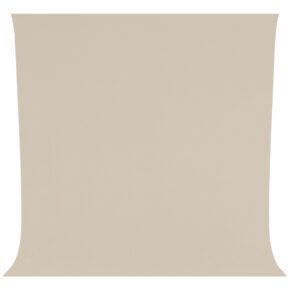 1674027687_243 Westcott Wrinkle-Resistant Backdrop in Buttermilk White (2,7 x 3 m) on suorakulmainen, vaaleanbeige kangas, jossa on loivasti kaarevat alakulmat valkoista taustaa vasten.