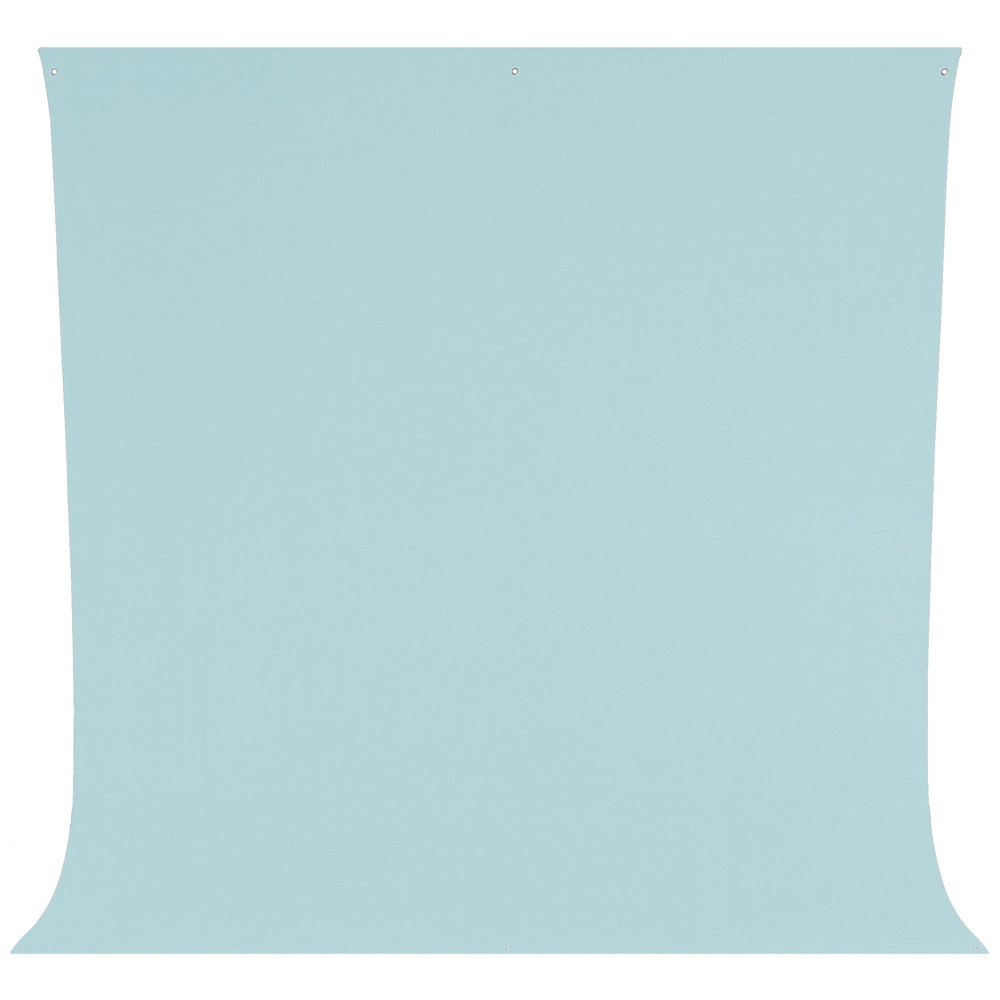 Westcott Wrinkle-Resistant Backdrop pastellinsininen (2,7 x 3 m) ripustetaan pystysuoraan yläreunassa olevilla pienillä metallisilla läpivienneillä, ja siinä on sileä pinta, jossa on pieniä kaarevuuksia alakulmissa.