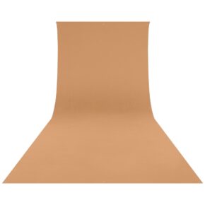 1674034349_717 Westcott Wrinkle-Resistant Backdrop in Brown Sugar (2,7 x 6,1 m) on saumaton, sileä, ruskehtava pinta, ihanteellinen studiomuotokuviin tai tuotevalokuviin, jossa on loiva kaari lattiasta seinään ammattimaisen ilmeen saavuttamiseksi.