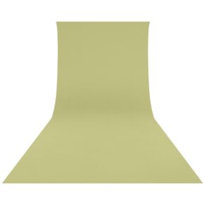 1674042505_637 Westcott Wrinkle-Resistant Backdrop, Light Moss Green (2,7 x 6,1 m) tarjoaa saumattoman pinnan, joka ulottuu seinästä lattiaan ja sopii täydellisesti tasaisen taustan luomiseen valokuvausta varten.