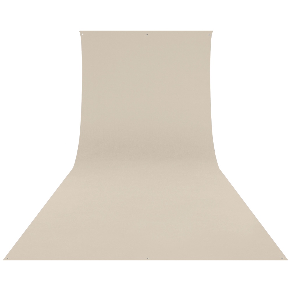 Westcott Wrinkle-Resistant Backdrop, Buttermilk White (2,7 x 6,1 m) tarjoaa saumattoman, vaalean beigen pinnan, jossa on pehmeä kaari pystysuorasta vaakasuoraan, ihanteellinen studiomuotokuviin tai tuotekuvaukseen.