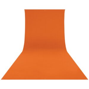 1674046520_346 Westcott Wrinkle-Resistant Backdrop, Tiger Orange (2,7 x 6,1m) tarjoaa saumattoman, sileän pinnan, joka kaartuu lattian päälle, ihanteellinen tasaisesti valaistuihin valokuvaus- tai videokuvauksiin, joissa ei ole näkyviä esineitä tai kuvioita.