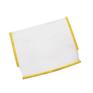 1730204611_515 Westcott Fast Flags 46 x 61 cm 2-Stop Artificial Silk on suorakaiteen muotoinen valkoinen kangas, jossa on keltainen reunus joka puolella, ja se on kuvattu tasaisesti valkoisella pohjalla.