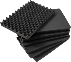 800q-01_112314 Pino BW OUTDOOR CASES PRE-CUT FOAM /SI FOR TYPE 5500 -paneeleita, joista ylimmässä paneelissa on aaltoileva munakennorakenne ja muut näyttävät tasaisilta.