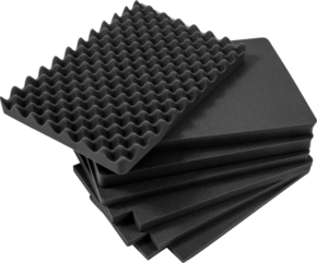 800q-01_112319 Pino mustia BW OUTDOOR CASES PRE-CUT FOAM /SI FOR TYPE 6700 -paneeleita, joiden yläpaneelissa on munalaatikkokuvio, joka on suunniteltu äänenvaimennukseen ja melunvaimennukseen.