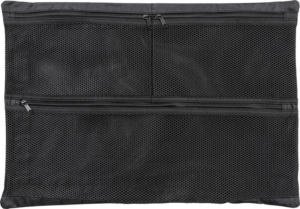 800q-01_112350 BW OUTDOOR CASES MESHBAG /MB FOR TYPE 6500 on musta verkkomainen säilytyspussi, jossa on kaksi vetoketjullista lokeroa, ja se näkyy kuvassa tasaisesti valkoisella pohjalla.