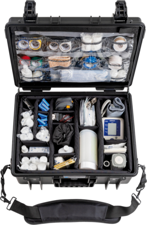 800q-01_113702 Mustassa BW Outdoor Cases Type 6000 for Medical Emergency Kitissä on järjestetyt lokerot sidetarvikkeille, ruiskuille, käsineille, Omron-verenpainemittarille, lääkepulloille ja muille välttämättömille hätätarvikkeille.