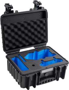 Mustassa BW Outdoor Cases Type 3000 for DJI Air 3 / Air 3S -laitteessa on kova ulkokuori, avoin kansi, vaahtomuovipehmuste ja räätälöityjä sinisiä vaahtomuovilokeroita, jotka pitävät laitteesi turvallisesti.