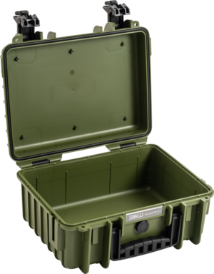 800q-01_126528 BW OUTDOOR CASES TYPE 3000 / BRONZE GREEN (EMPTY) is a sturdy olive-green hard case with a hinged lid, black latches and a front handle, a silver label on the front and an empty interior.