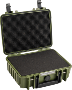 800q-01_126539 Pronssinvihreä BW OUTDOOR CASES TYYPPI 1000, jossa on valmiiksi leikattu vaahtomuovi, on avattu, ja kannen ja pohjan musta vaahtomuovipehmuste paljastuu. Kotelossa on tukevat salvat, kahva ja etuseteli.