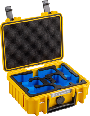 800q-01_127063 Keltaisessa BW Outdoor Case Type 500 for DJI Osmo Pocket 3 Creator Combo -kotelossa on kestävä kova kuori, musta munakennovaahto kannessa ja siniset mukautetut vaahtomuovit, jotka takaavat laitteiden turvallisen säilytyksen ja kuljetuksen.