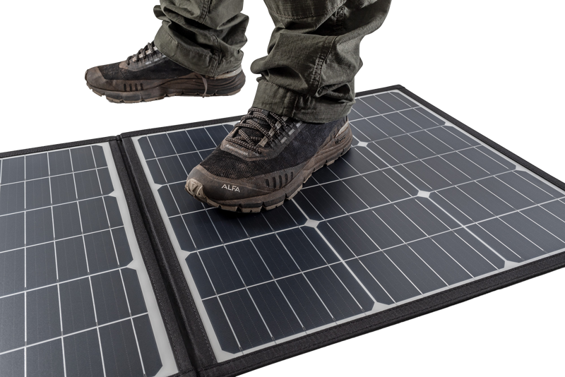 800q-05_123709 B&W Outdoor Cases energy.case - solar panel 200W -aurinkopaneeli