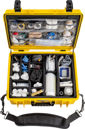 800q-13_113702 BW OUTDOOR CASES TYPE 6000 FOR MEDICAL EMERGENCY KIT, KELTAINEN, sisältää järjestettyjä lokeroita siteille, teipille, käsineille, ruiskuille, verenpainemittarille, sideharsolle ja muulle. Kannen kirkkaisiin taskuihin mahtuu lisää ensiaputarvikkeita.