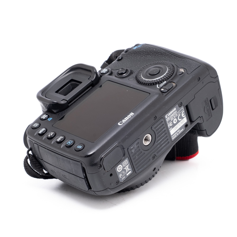 Canon EOS 7D-5 Canon EOS 7D (SC 11000) - Käytetty