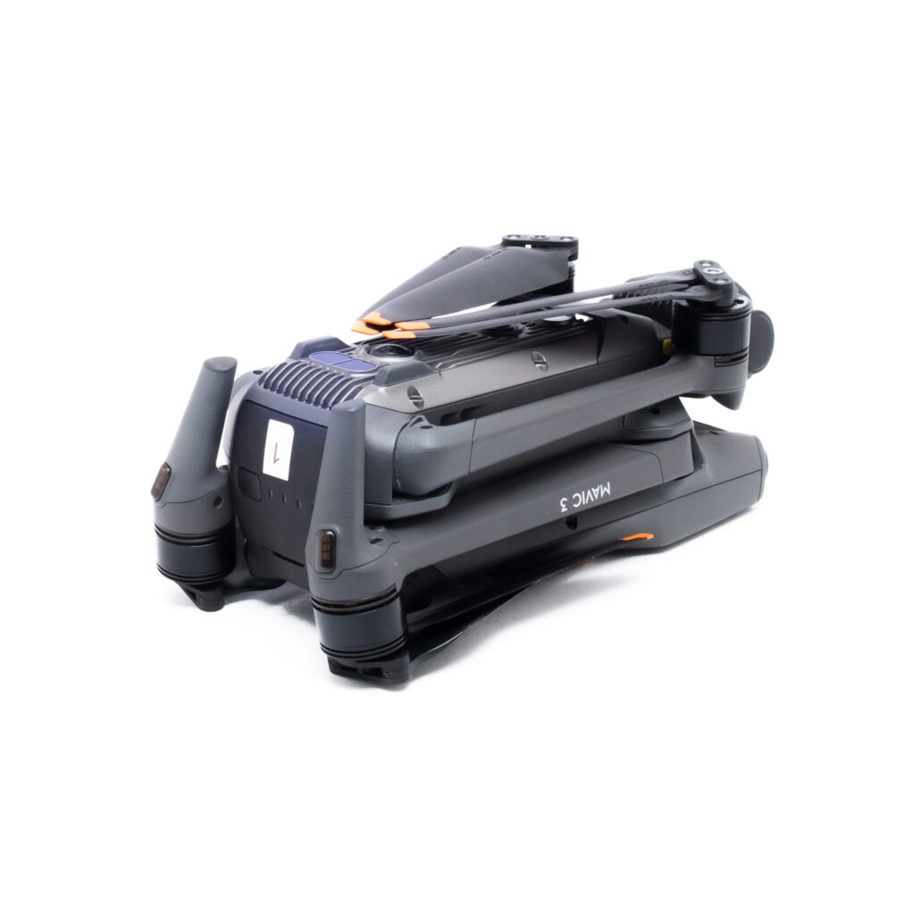 DJI Mavic 3-4-2 DJI Mavic 3 Fly More - Käytetty