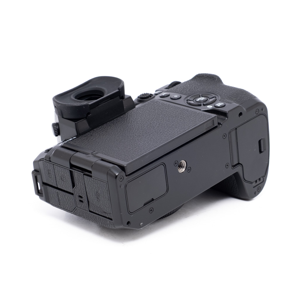 Fujifilm X-H2S-2C00498-5 Fujifilm X-H2s (SC 9100, takuu 12kk, sis. ALV 25,5%) - Käytetty
