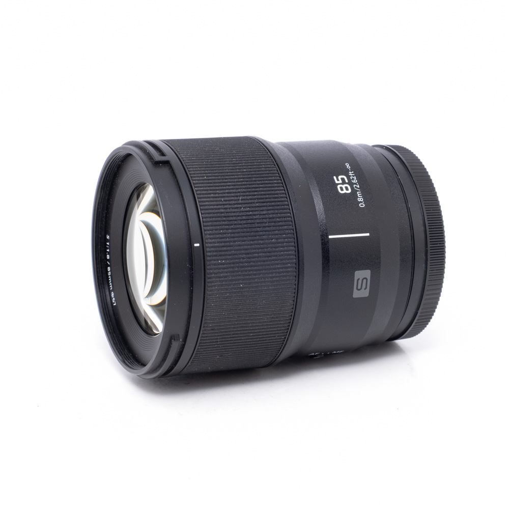 Lumix 85mm f1.8 S Lmount-2 Panasonic Lumix S 85mm f/1.8 (sis. ALV 25,5%) - Käytetty