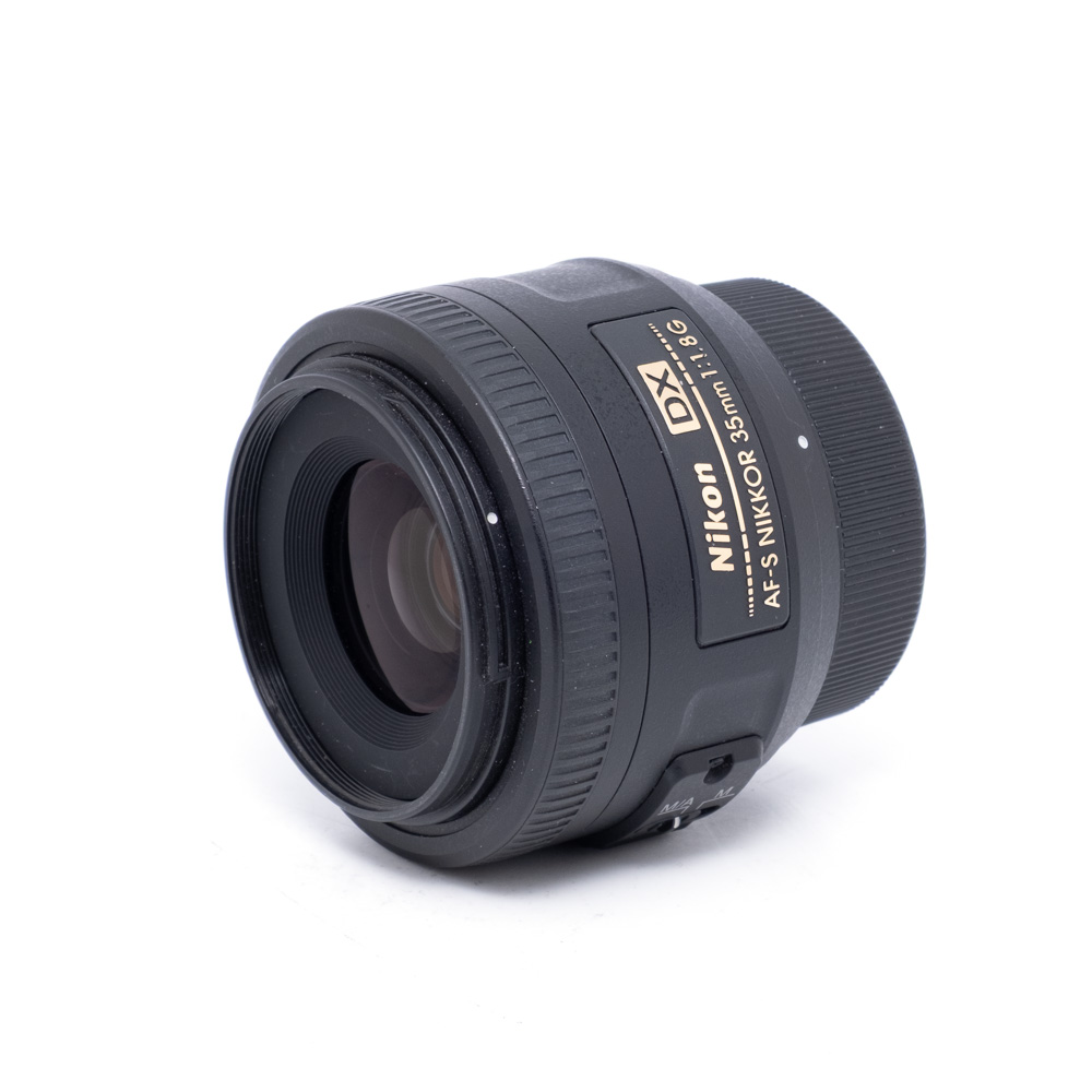 Nikon 35mm f-1.8 G-2 Nikon AF-S Nikkor 35mm f/1.8 G DX (Kunto K5, Takuu 6kk) - Käytetty