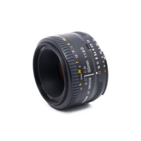 Nikon AF 50mm f18 D-2 Nikon AF Nikkor 50mm f/1.8 D - Käytetty
