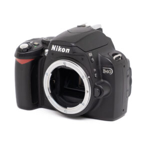 Nikon D40-2 Nikon D40 (SC 24000)- Käytetty