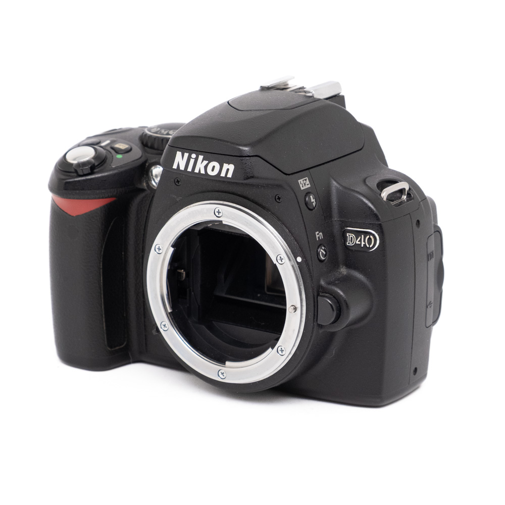 Nikon D40-2 Nikon D40 (SC 24000)- Käytetty