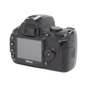Nikon D40-3 Nikon D40 (SC 24000)- Käytetty