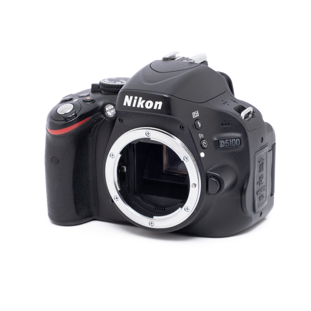 Nikon D5100-2 Nikon D5100 (SC 11000) - Käytetty