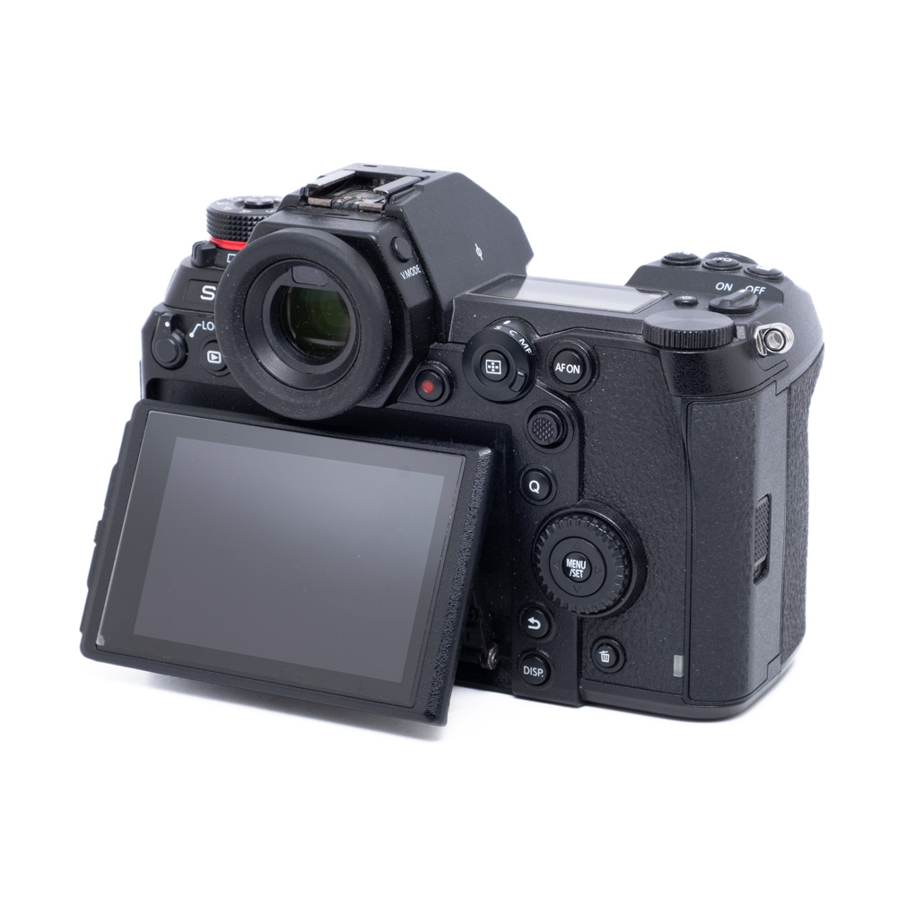 Panasonic Lumix S1-3 Panasonic Lumix DC-S1 (SC 17800, takuu 6kk, sis. ALV 25,5%) - Käytetty